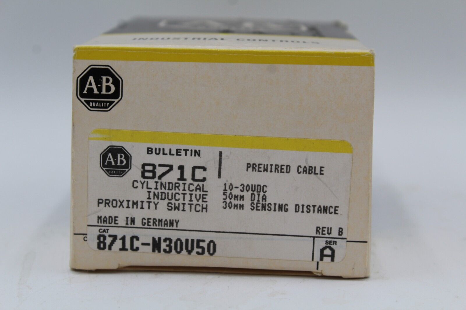 Allen-Bradley 871C-N30V50 Cylindrical Inductive Proximity Switch Prewired Cable