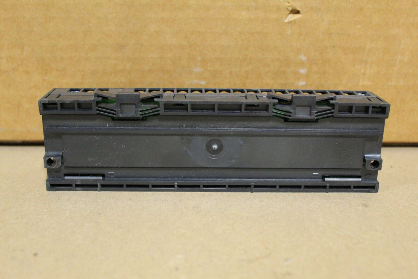 Mitsubishi AJ65SBTB2N-16R Relay Output Terminal