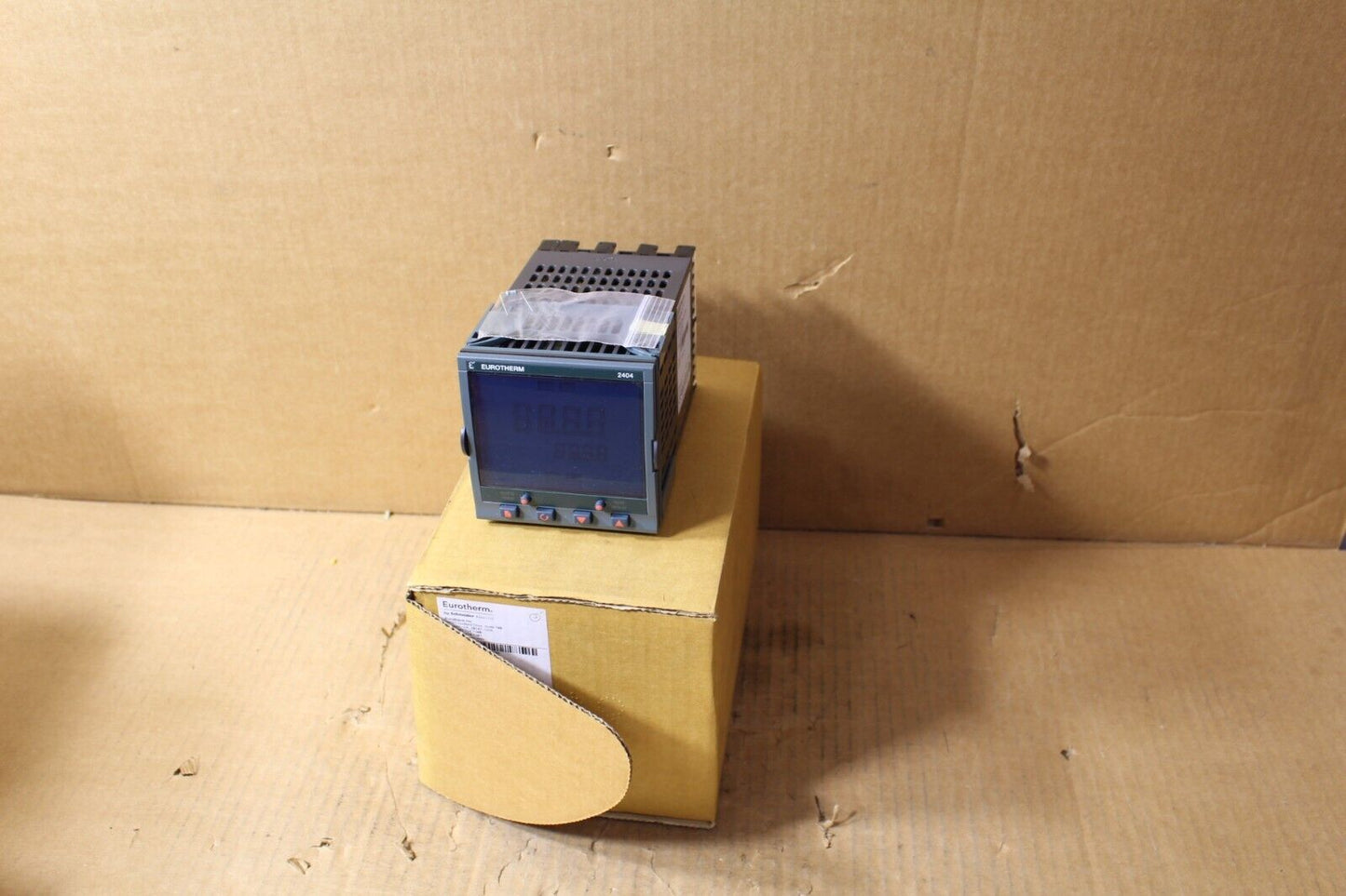 Eurotherm 2404/V4/VH/TM/VS/RR/RF/XX/YM/M6/ENG/XXXXX/ES0215  Temp Controller