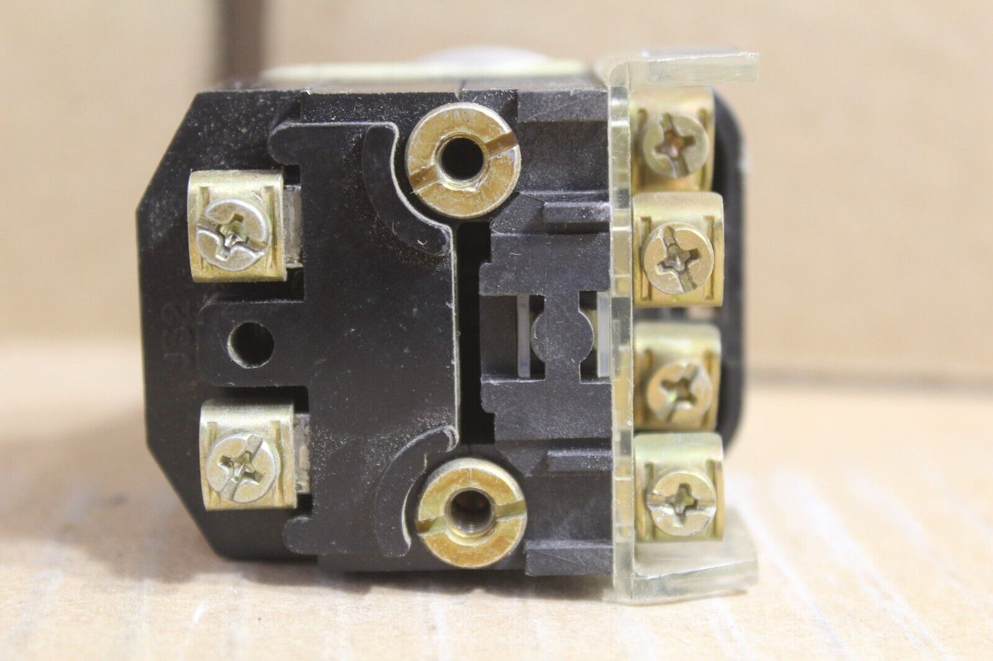 Allen Bradley 800T-FXTP16A5 Red Push Button