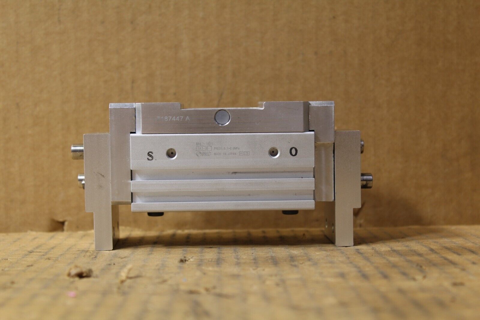 SMC MHL2-16D1 Double Acting Pneumatic Air Gripper