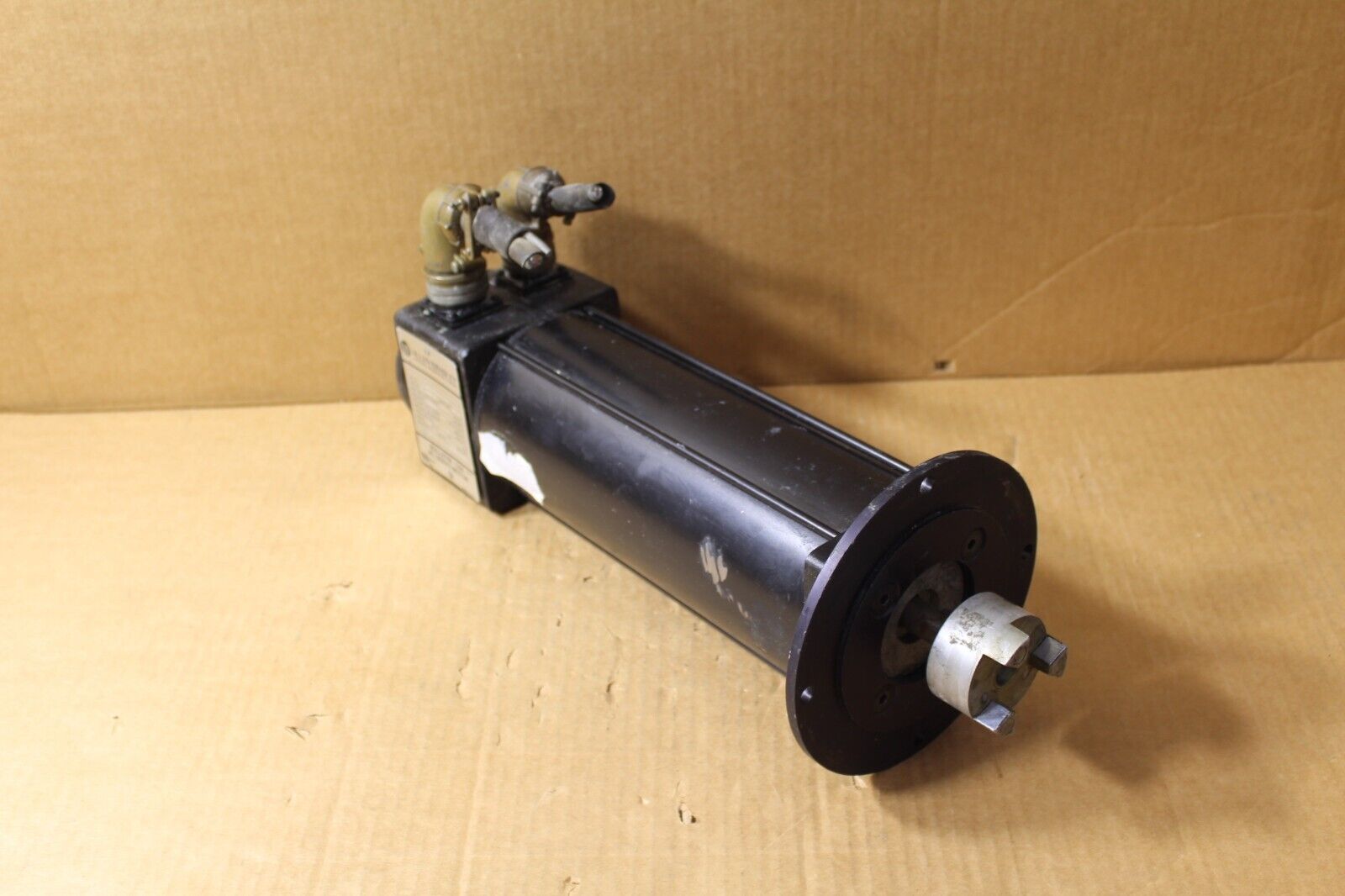 Allen-Bradley 1326AB-A3E-11 AC Servo Motor