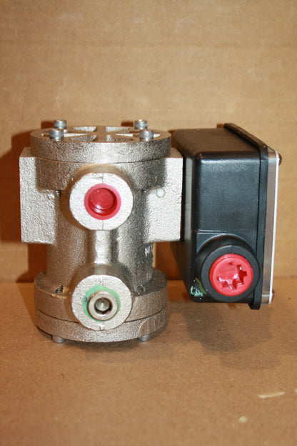 UNIVERSAL FLOW MONITOR B15161 TYPE 12-13 LL-NZM ST40GH-4U-20C1.0-A0NR-TG-Z10